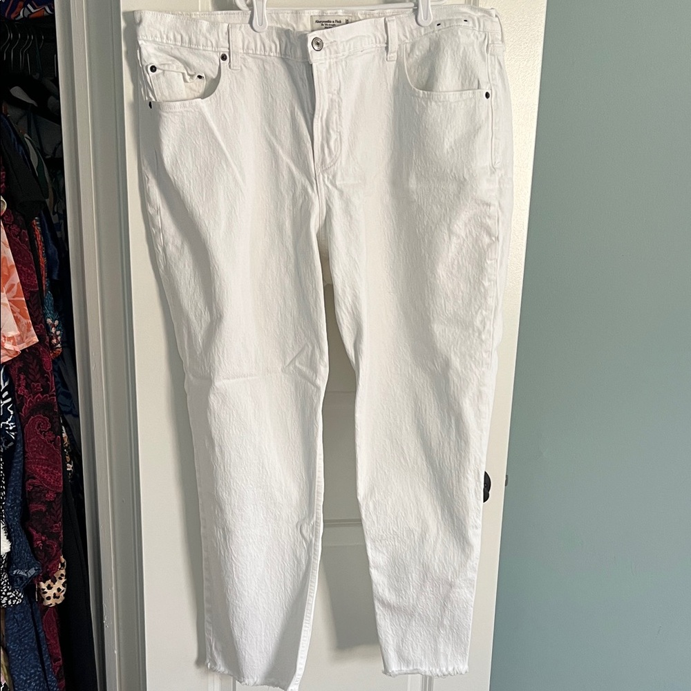 Abercrombie & Fitch White Jeans Curve Love 90s Straight